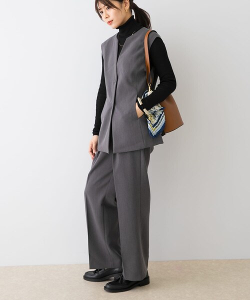 URBAN RESEARCH ROSSO（アーバンリサーチロッソ）の「F by ROSSO　キーネックジレ+ワイドパンツ（セットアップ・レディース・GRAY/BLACK・36/38）」の15枚目の写真