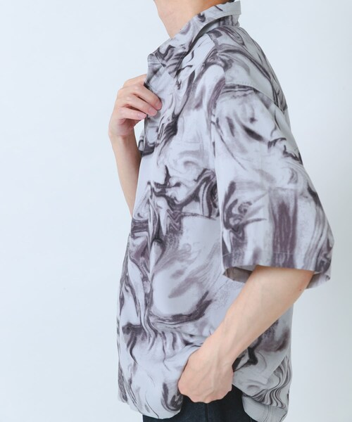 ITEMS URBANRESEARCH(アイテムズ アーバンリサーチ)の「マーブルプリントレギュラーカラーショートスリーブシャツ(シャツ/ブラウス・メンズ・BEIGE/BLACK/WHITE・M/L)」の8枚目の写真