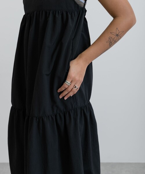 THE GOODLAND MARKET(ザグッドランドマーケット)の「『別注』MIDIUMISOLID×TGM RE-Volume camisole one-piece(ワンピース・レディース・GRAY/GREIGE/BLACK・one)」の10枚目の写真