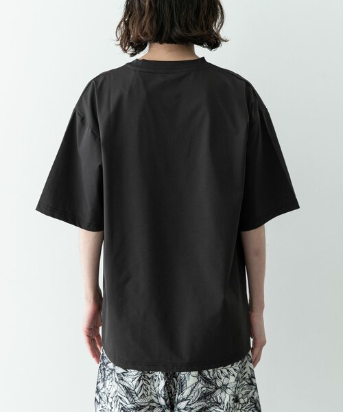 URBAN RESEARCH Sonny Label（アーバンリサーチサニーレーベル）の「REEF　1POINT LOGO RASH SHORT-SLEEVE T-SHIRTS（Tシャツ/カットソー・メンズ・WHT/BLK・M/L）」の7枚目の写真