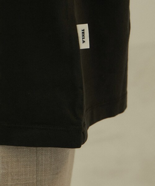 ADAM ET ROPE'（アダムエロペ）の「【J'aDoRe・店舗限定】【TEKLA（テクラ）】Short Sleeve Sleeping T-shirt（Tシャツ/カットソー・レディース・ブラック/ホワイト・S/XS）」の15枚目の写真