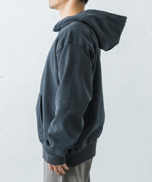URBAN RESEARCH(アーバンリサーチ)の「NEXUSVII. DAMAGED 2TONE AFTER HOODY(パーカー・メンズ・FADE NAVY/FADE BLACK・M/L)」の6枚目の写真