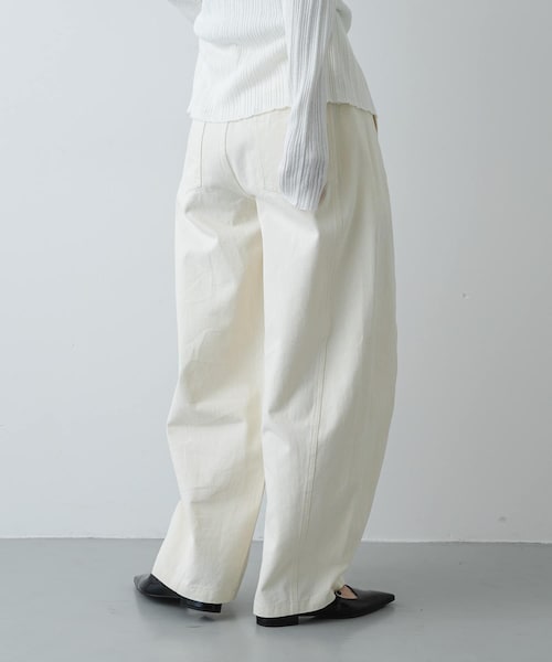 SENSE OF PLACE by URBAN RESEARCH(センスオブプレイスバイアーバンリサーチ)の「バレルレッグチノパンツ(チノパンツ・レディース・IVORY/Y.BEIGE/CHARCOAL・S/M/L)」の8枚目の写真