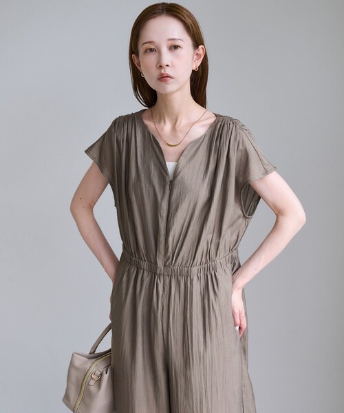 ROPE' PICNIC（ロペピクニック）の「【一部店舗限定】【emur/エミュール】梨地オールインワン（つなぎ/オールインワン・レディース・ブラック/グレー・F）」の17枚目の写真