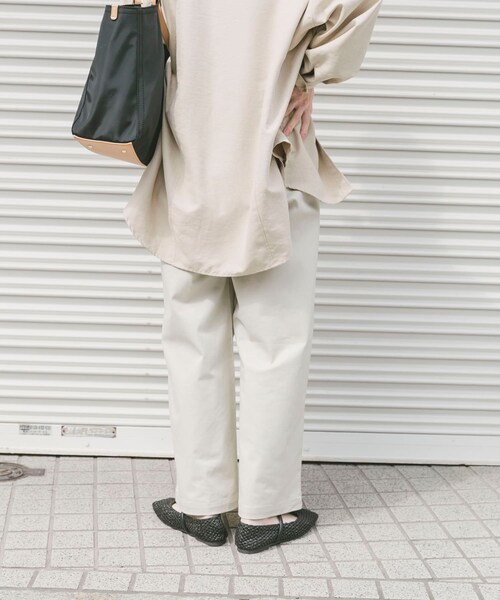 ITEMS URBANRESEARCH(アイテムズ アーバンリサーチ)の「『イージーケア』ストレッチチノパンツ(楽着シリーズ)(チノパンツ・レディース・CML/L.BEG/NVY・S/M)」の16枚目の写真