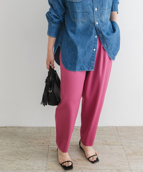 URBAN RESEARCH ROSSO（アーバンリサーチロッソ）の「F by ROSSO　サテンストレッチカーブフォルムパンツ（その他パンツ・レディース・PINK/OFF WHITE・36/38）」の17枚目の写真