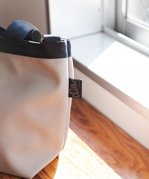 URBAN RESEARCH DOORS(アーバンリサーチドアーズ)の「『別注』DRIFTER×DOORS 2WAY BAG(ハンドバッグ・レディース・BLACK/IVORY/CEMENT・One)」の16枚目の写真