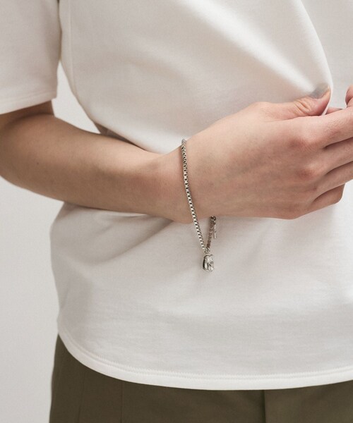 ADAM ET ROPE'（アダムエロペ）の「LES BIJOUX ガラスビーズブレスレット（ブレスレット・レディース・ゴールド/シルバー・F）」の5枚目の写真