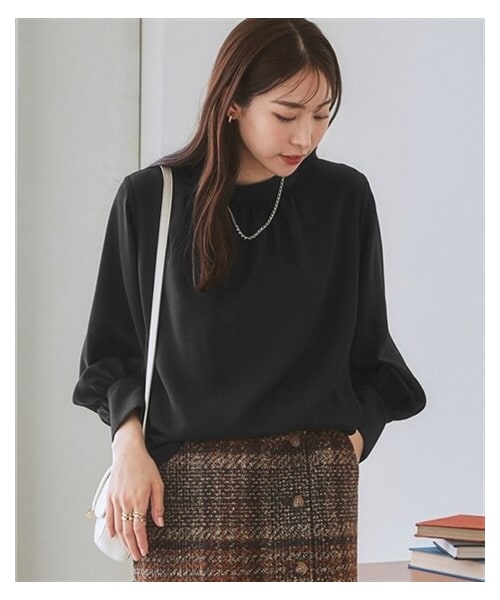 nissen（ニッセン）の「【とろみ素材】バルーンスリーブブラウス（シャツ/ブラウス・レディース・エクリュ(旧)/ダスティピンク(リニューアル前)/ボルドー(旧)/キャメル(旧)/黒(旧)/ブルー(リニューアル前)/オフホワイト(旧)/エクリュ/ボルドー/キャメル/黒/ブルー/オフホワイト・S/M/L/LL/3L/4L/5L/6L/8L/10L）」の4枚目の写真