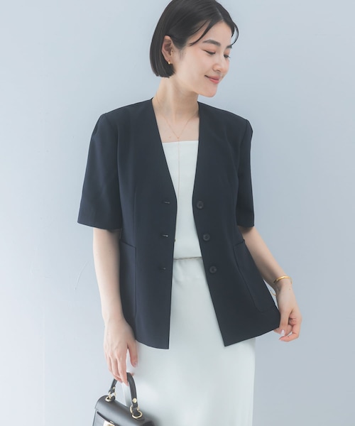 URBAN RESEARCH ROSSO(アーバンリサーチロッソ)の「クールタッチ 防シワ ハーフスリーブジャケット(ノーカラージャケット・レディース・GREIGE/DARK NAVY・Free)」の2枚目の写真