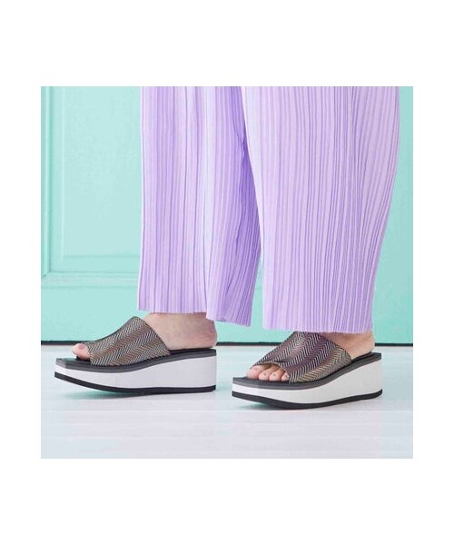 Mode et Jacomo(モードエジャコモ)の「モード エ ジャコモ MODE ET JACOMO 厚底ミュールサンダル (サンダル・レディース・BL/MC/WH/SV・225/22.5cm/230/23cm/235/23.5cm/240/24cm/245/24.5cm)」の5枚目の写真