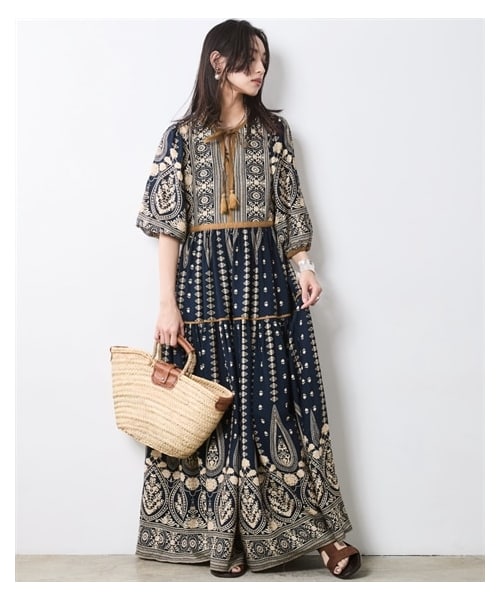 nissen（ニッセン）の「エスニックパネルプリントマキシワンピース＜大きいサイズ有＞シックスタイル（ワンピース・レディース・オフホワイト系/黒系/ブルー系/ネイビー系・6L/8L/10L/M）」の19枚目の写真