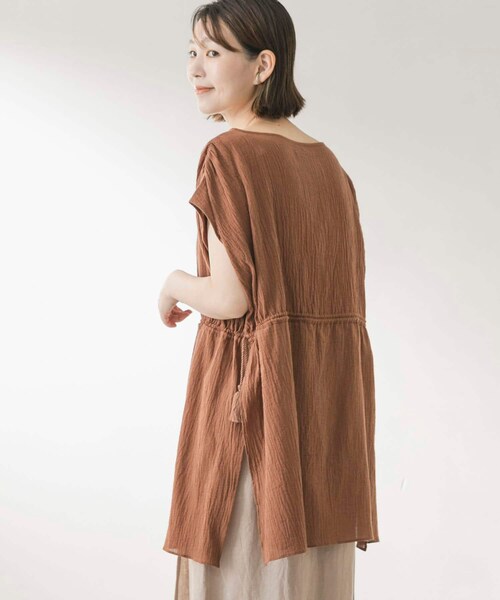 URBAN RESEARCH ROSSO（アーバンリサーチロッソ）の「F by ROSSO　ウエストギャザーオーバーブラウス（シャツ/ブラウス・レディース・BROWN/BLACK/WHITE・FREE）」の20枚目の写真