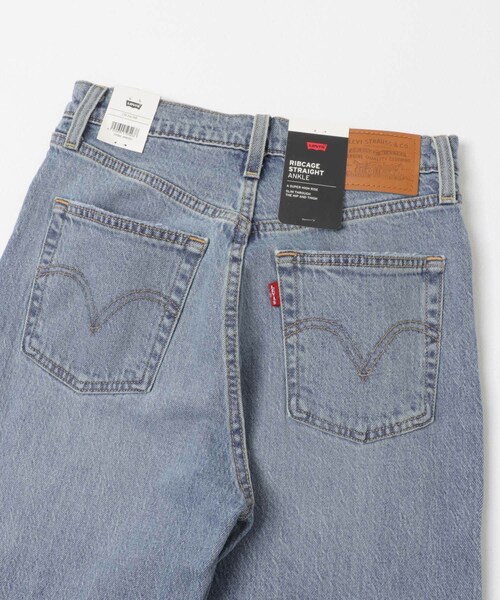 URBAN RESEARCH（アーバンリサーチ）の「Levi’s　Exclusive RIBCAGE STRAIGHT ANKLE（デニムパンツ・レディース・Q MOTHER・26/27/28）」の15枚目の写真