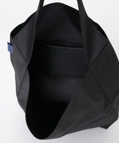 URBAN RESEARCH(アーバンリサーチ)の「Kaan BUCKET TOTE WP(トートバッグ・メンズ・MOCHA/BLK/ORANGE/MARINE/LEMONGRASS/K.GREEN/COBALT/SAND/BLACK・FREE)」の15枚目の写真