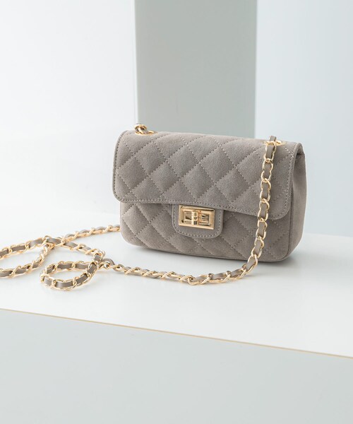 URBAN RESEARCH ROSSO（アーバンリサーチロッソ）の「AULENTTI　スエードキルティングバッグ（ショルダーバッグ・レディース・TAUPE・-）」の2枚目の写真