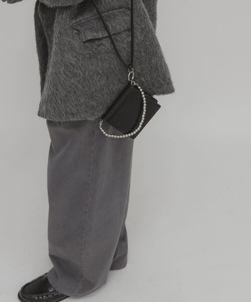 KBF（ケイビーエフ）の「ボールハンドル付きショルダーウォレット（財布・レディース・YELLOW/BLACK・One）」の6枚目の写真