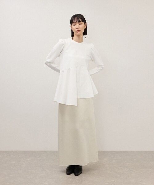 ADAM ET ROPE'(アダムエロペ)の「【WEB限定】・【定番】フリルペプラムロングスリーブカットソー(Tシャツ/カットソー・レディース・ブラック/ホワイト・F)」の6枚目の写真