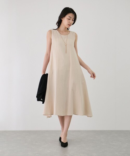 Jayro（ジャイロ）の「Aラインノースリーブワンピース（ワンピース・レディース・ブラック/ベージュ/グリーン/ターコイズ/レッド/カラシ系・F）」の3枚目の写真