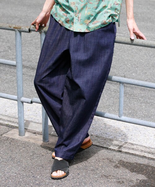 URBAN RESEARCH Sonny Label（アーバンリサーチサニーレーベル）の「デニムライクイージーワイドパンツ（デニムパンツ・メンズ・ブルー/ブラック/ブラウン・S/M/L）」の4枚目の写真