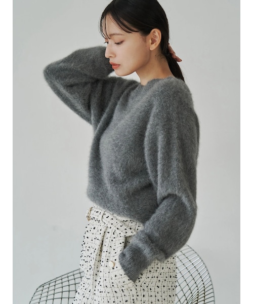 TONAL（トーナル）の「PREMIUM FOX×CASHMERE Vネックプルオーバー（ニット/セーター・レディース・オフホワイト/グレー/ピンク/アイスブルー/ベージュ・M）」の6枚目の写真