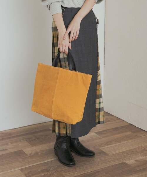 URBAN RESEARCH DOORS(アーバンリサーチドアーズ)の「スエードトート(トートバッグ・レディース・MUSTARD/GREIGE・one)」の15枚目の写真