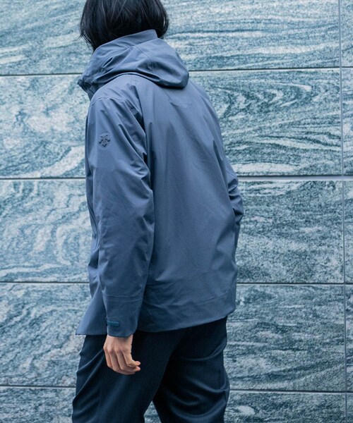 URBAN RESEARCH（アーバンリサーチ）の「『別注』DESCENTE ALLTERRAIN×URBAN RESEARCH　CREAS（マウンテンパーカー・メンズ・GRAPHITE・M/L/O）」の7枚目の写真