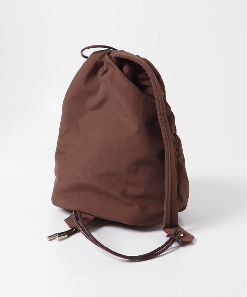 KBF（ケイビーエフ）の「ナイロンパファーボンサック（ショルダーバッグ・レディース・IVORY/BROWN/NAVY・one）」の17枚目の写真