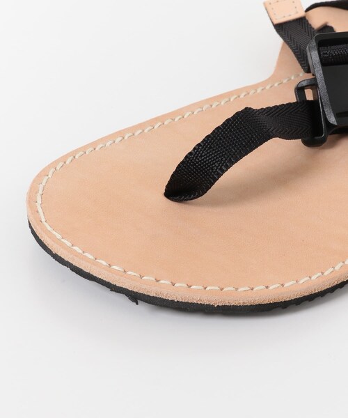 URBAN RESEARCH(アーバンリサーチ)の「Hender Scheme device strap(サンダル・メンズ・black/natu・4/6)」の4枚目の写真