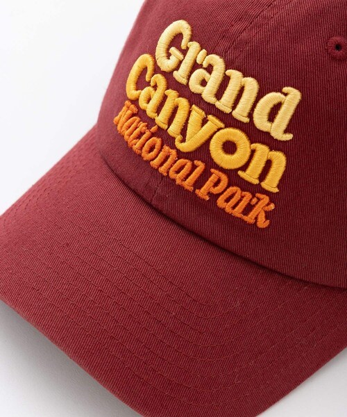 ADAM ET ROPE'(アダムエロペ)の「【AMERICAN NEEDLE】SOUVENIR CAP(キャップ・レディース・キナリ/ダークグリーン/ワイン・F)」の9枚目の写真