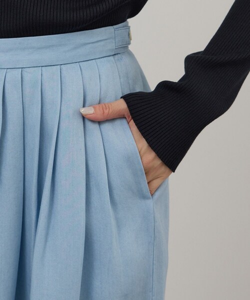 ADAM ET ROPE'(アダムエロペ)の「デニムライクタックフォルムワイドパンツ / セットアップ対応(その他パンツ・レディース・ブルー系/サックス・M/S)」の13枚目の写真