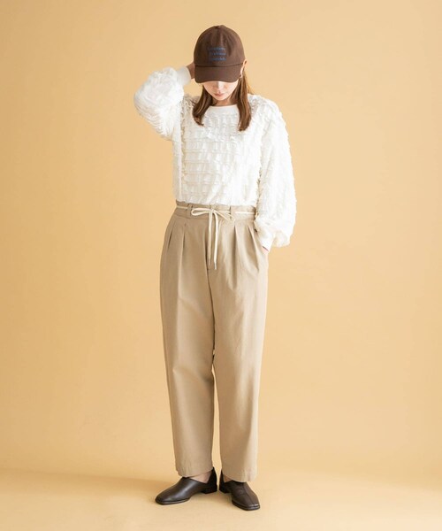URBAN RESEARCH Sonny Label（アーバンリサーチサニーレーベル）の「3/2WORKS ツータックチノパンツ（チノパンツ・レディース・BEIGE/NAVY・S/M/L）」の11枚目の写真