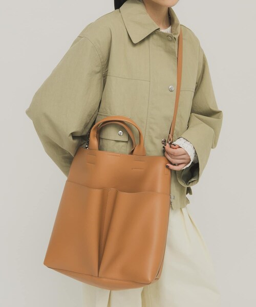 KBF（ケイビーエフ）の「アウトポケットイージーBAG（ショルダーバッグ・レディース・CAMEL/BLACK・One）」の17枚目の写真
