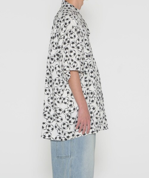 URBAN RESEARCH(アーバンリサーチ)の「LOTTO SOCCER BALL PRINT SHIRTS(シャツ/ブラウス・メンズ・WHITE/BLACK・M/L/XL/XXL)」の7枚目の写真