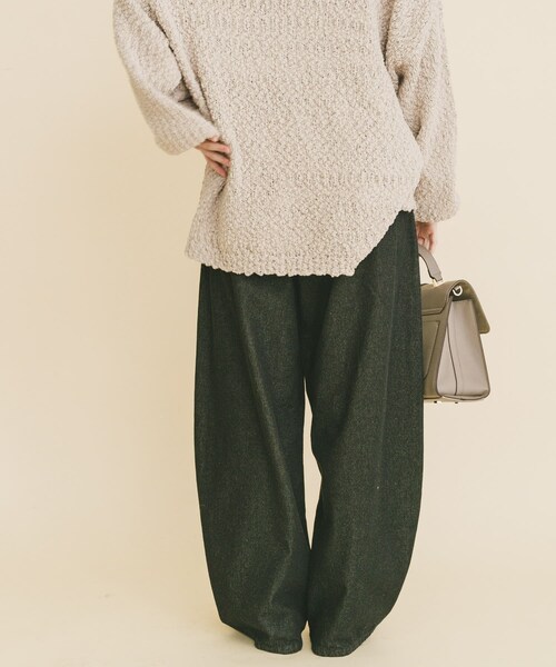 ITEMS URBANRESEARCH（アイテムズ アーバンリサーチ）の「デニムコクーンパンツ（デニムパンツ・レディース・WASHBLU/BLK・S/M）」の6枚目の写真
