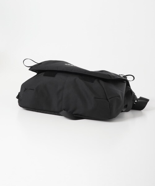 EKAL(エカル)の「CMF OUTDOOR GARMENT MESSENGER BAG BALLISTIC(メッセンジャーバッグ・メンズ・BLACK・One)」の5枚目の写真