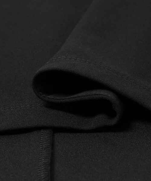 URBAN RESEARCH ROSSO（アーバンリサーチロッソ）の「ELENDEEK　OFF NECK CUT AND SEWN（Tシャツ/カットソー・レディース・O.WHT/BLK/BRN・Free）」の18枚目の写真