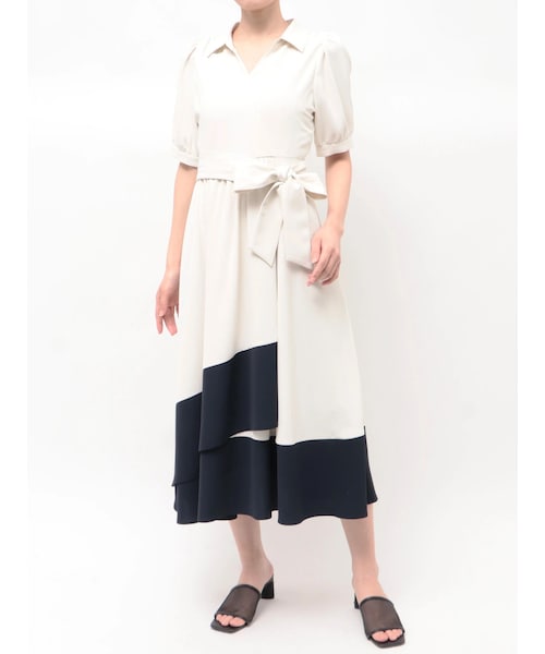 TONAL(トーナル)の「バイカラーカシュクールワンピース(ワンピース・レディース・オフホワイト/ネイビー/ベージュ・M)」の1枚目の写真