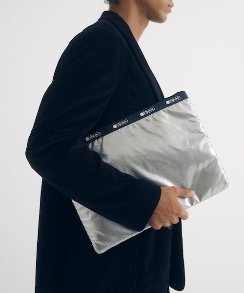 ADAM ET ROPE'（アダムエロペ）の「【LeSportsac for ADAM ET ROPE'】別注 MOBILE POUCH（ポーチ・レディース・シルバー・F）」の2枚目の写真