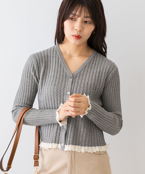 URBAN RESEARCH ROSSO（アーバンリサーチロッソ）の「F by ROSSO　スパンコールフリルリブカーディガン（カーディガン/ボレロ・レディース・BEIGE/GRAY/NAVY・Free）」の7枚目の写真