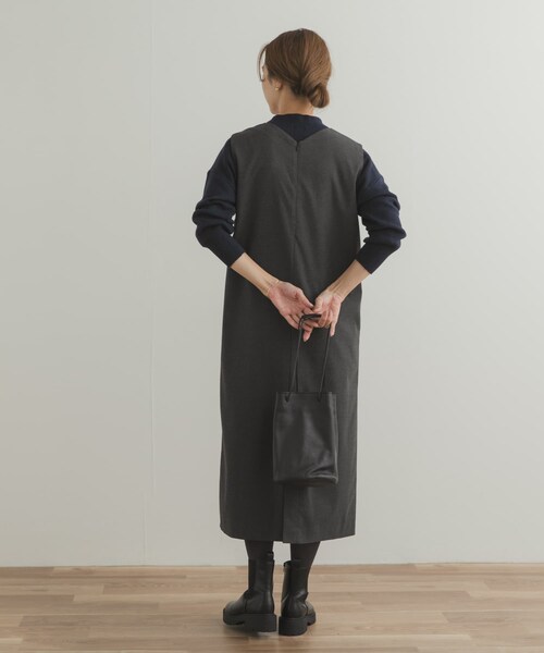 『UR TECH』ストレートラインジャンパースカート