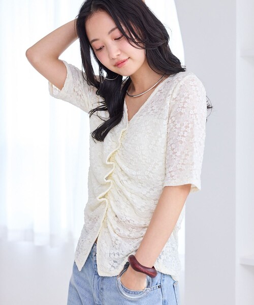 VIS(ビス)の「レース半袖フロントギャザートップス(Tシャツ/カットソー・レディース・ブラック/キナリ・F)」の5枚目の写真