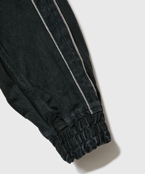 ADAM ET ROPE'(アダムエロペ)の「【THOUSANDS/サウザンズ】SELVAGE DENIM TRUCK JACKET(デニムジャケット・メンズ・ブラック/ネイビー・L/M)」の9枚目の写真
