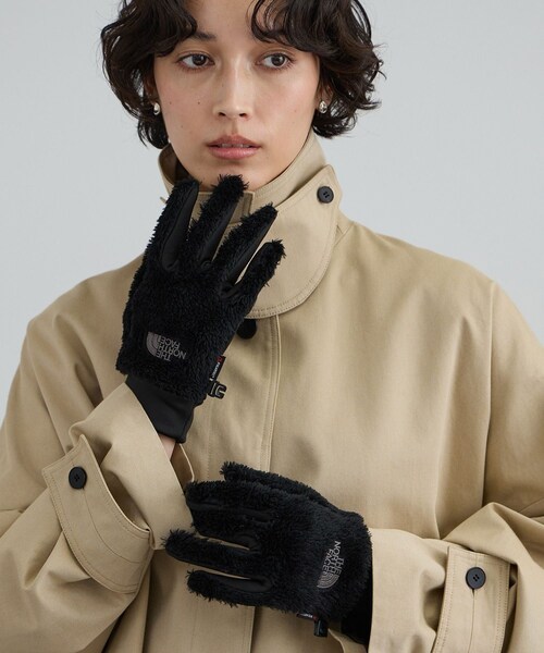 ADAM ET ROPE'(アダムエロペ)の「【J'aDoRe・一部店舗限定】【THE NORTH FACE】ヴァーサロフトイーティップ グローブ(手袋・レディース・ブラック/ベージュ系・M/S)」の3枚目の写真