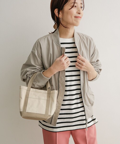 URBAN RESEARCH DOORS（アーバンリサーチドアーズ）の「MA-1コンパクトジャケット（MA-1・レディース・KHAKI/L/GRAY・1）」の6枚目の写真