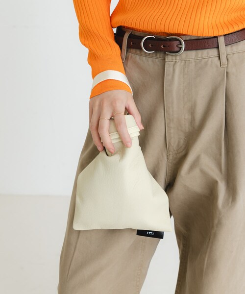 URBAN RESEARCH(アーバンリサーチ)の「ITTI ANNIE SMALL RICE BAG(ハンドバッグ・レディース・black/ivory・FREE)」の5枚目の写真