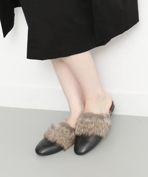 KBF（ケイビーエフ）の「ファーサンダル∴（サンダル・レディース・BLACK/GOLD/BRONZE・36/37/38）」の6枚目の写真