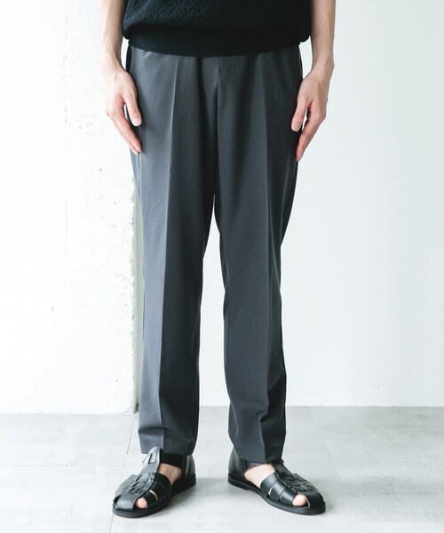 URBAN RESEARCH DOORS（アーバンリサーチドアーズ）の「サマーウールライクテーパードトラウザー（その他パンツ・メンズ・BLACK/CHARCOAL/GREIGE/KHAKI・S/M/L/XL）」の22枚目の写真