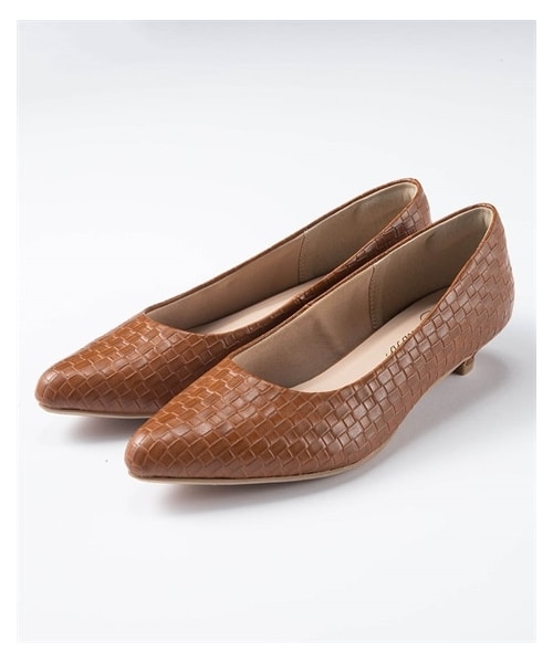 nissen（ニッセン）の「【ゆったり幅広】ポインテッドトゥローヒールパンプス（低反発中敷）（ワイズ４Ｅ）（パンプス・メンズ・黒(スムース)/キャメル(スムース)/アイボリー(スムース)/黒(スエード調)/グレー(スエード調)/アンティークシルバー/黒(エナメル調)/ピンクベージュ(エナメル調)/モカベージュ(スエード調)/ダスティーネイビー(スエード調)/グレージュ(スエード調)/ブルーグリーン(スエード調)/ダークブラウン(スエード調)/チェック柄/ブラウン(クロコ)/オーク(スムース)/ベージュ(クロコ)/ミント(スエード調)/ピンクベージュ(刺しゅう)/キャメル(メッシュ型押し)/【販売終了】ブラックチェック/オレンジブラウン(スエード調)/パイソン柄/アプリコット(スエード調)/ホワイト(型押し)/ブルーパープル(スエード調)/カーキ(スエード調)/ブラックチェック/オレンジキャメル(メッシュ型押し)/ブロンズ・23.0cm/4E/23.5cm/4E/24.0cm/4E/24.5cm/4E/25.0cm/4E/25.5cm/4E/26.0cm/4E/26.5cm/4E/27.0cm/4E）」の13枚目の写真