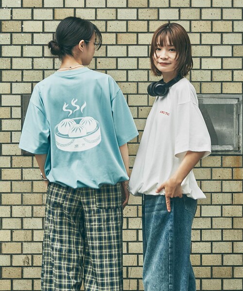 URBAN RESEARCH（アーバンリサーチ）の「551蓬莱×UR　ドロストショートスリーブTシャツ（Tシャツ/カットソー・レディース・OFF/CHARCOAL/ICE BLUE・S/M/L/XL）」の5枚目の写真